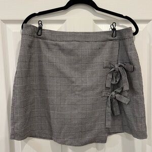Plaid side tie skirt